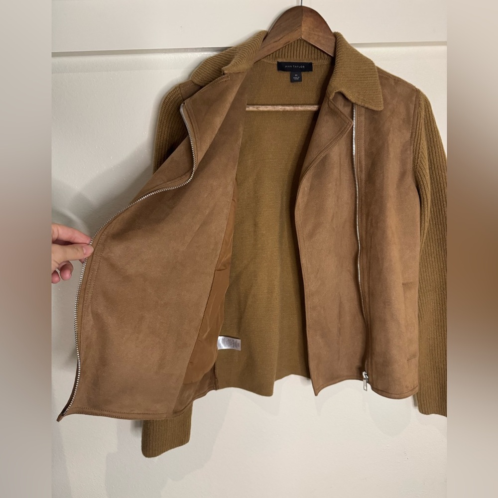 Ann Taylor Knit-Sleeve Faux Suede Moto Jacket – XS – Camel Tan - Picture 7 of 11